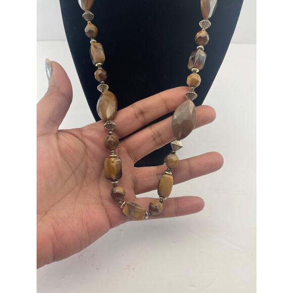 Vintage Brown Tan Acrylic Bead Gold Tone Spacer Beaded Necklace B#18 - Picture 5 of 11